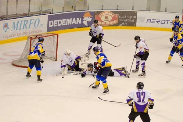hochei-corona-brasov-a-pierdut-primul-meci-din-playofful-ligii-mol