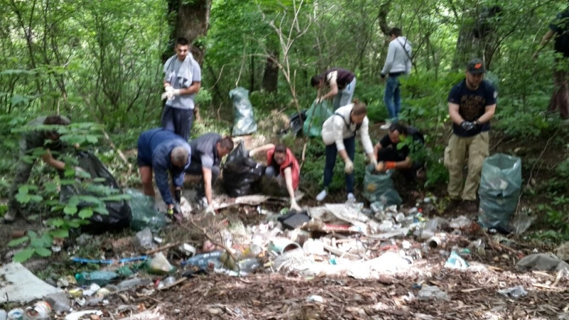 incredibil-munte-de-gunoi-descoperit-pe-dealul-melcilor-din-brasov-galerie-foto