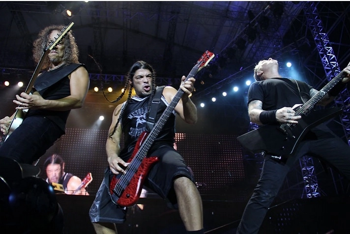 metallica-guns-n-roses-si-u2-concerte-3d-la-brasov