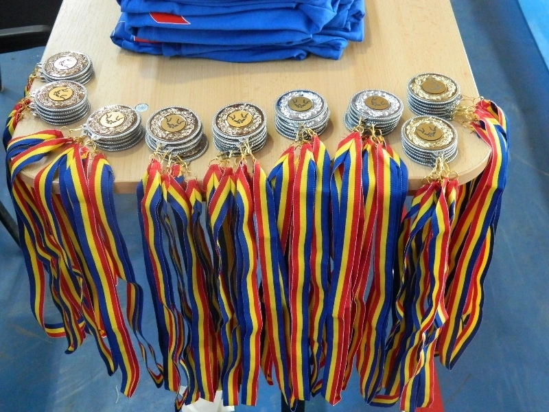 opt-medalii-la-lupte-grecoromane