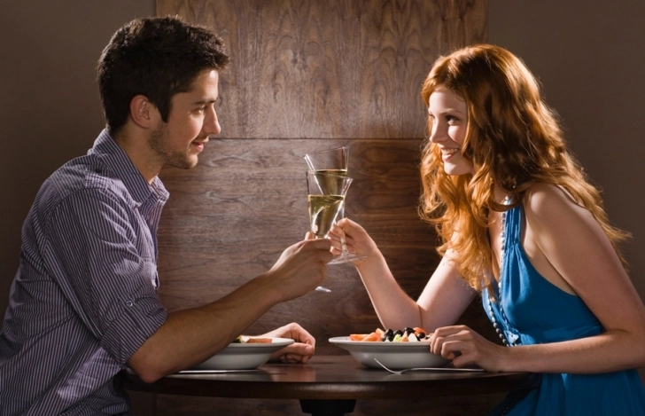 prima-intalnire-vezi-la-ce-se-asteapta-femeile-dar-si-barbatii