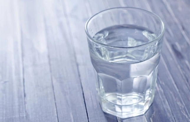 problemele-de-sanatate-care-apar-atunci-cand-bei-prea-putina-apa