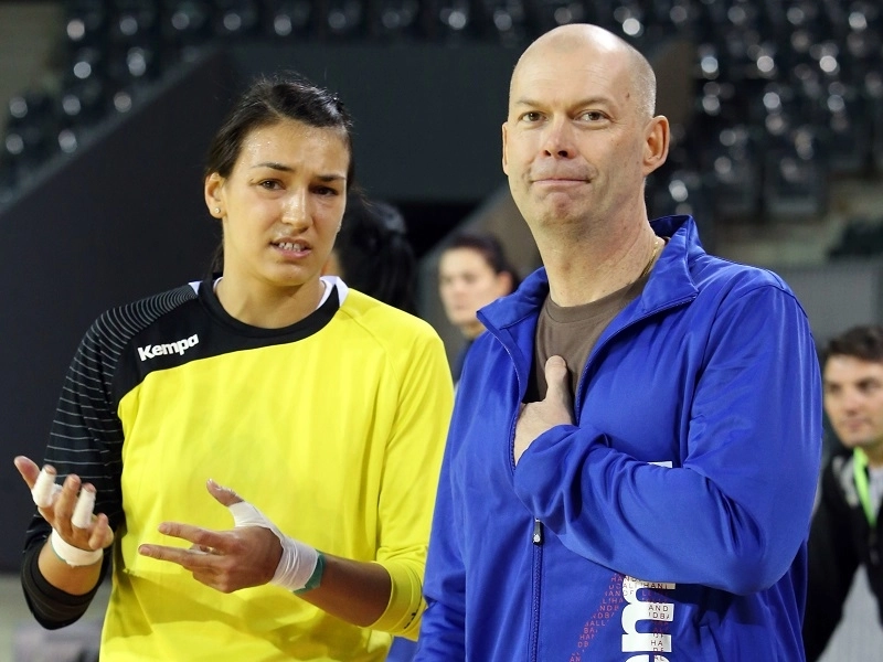 reactii-dupa-calificarea-romaniei-in-semifinalele-mondialului-de-handbal-cum-comenteaza-neagu-buceschi-si-ryde