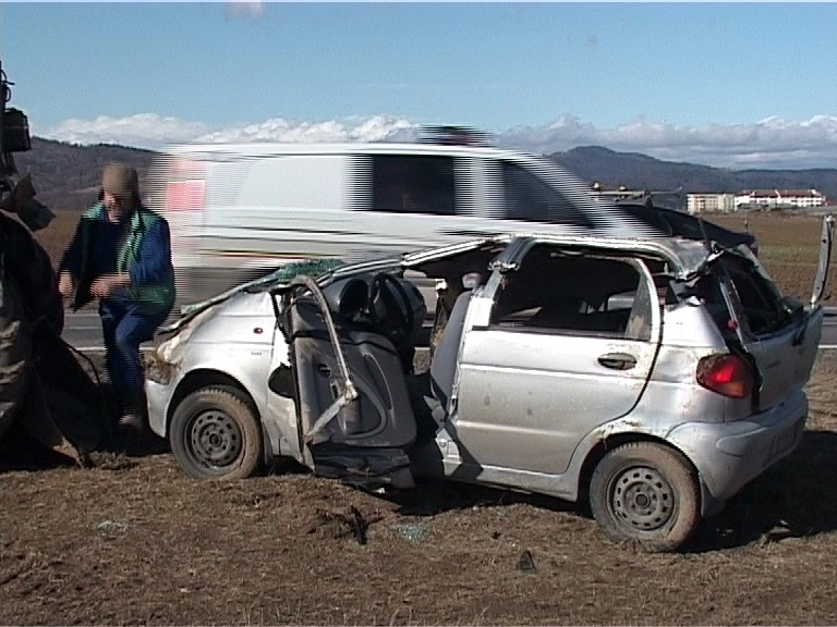 sau-rostogolit-cu-masina-pe-camp