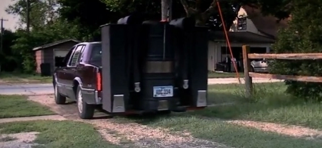 sia-pus-o-soba-in-spatele-masinii-si-sa-urcat-la-volan