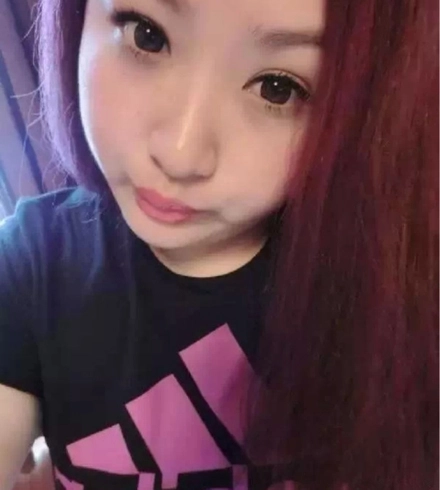 socant-sia-obligat-iubita-sa-se-ingrase-ca-sa-nu-o-mai-curteze-alti-barbati-