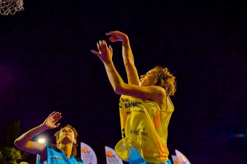 social-buterflies-au-cucerit-titlul