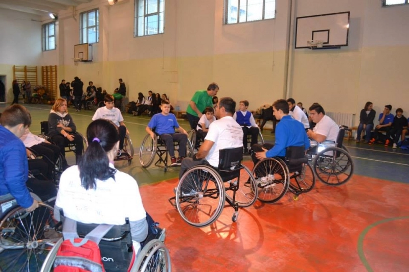 tabara-de-baschet-pentru-sportivii-in-scaune-rulante-la-brasov