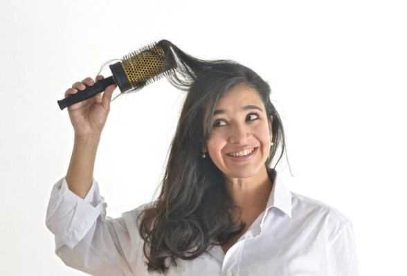 ti-se-ingrasa-parul-foarte-repede-ce-boli-poate-ascunde-acest-lucru