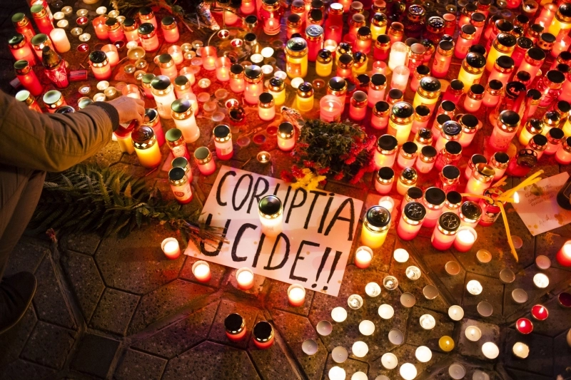 tricolorii-au-aprins-lumanari-la-colectiv