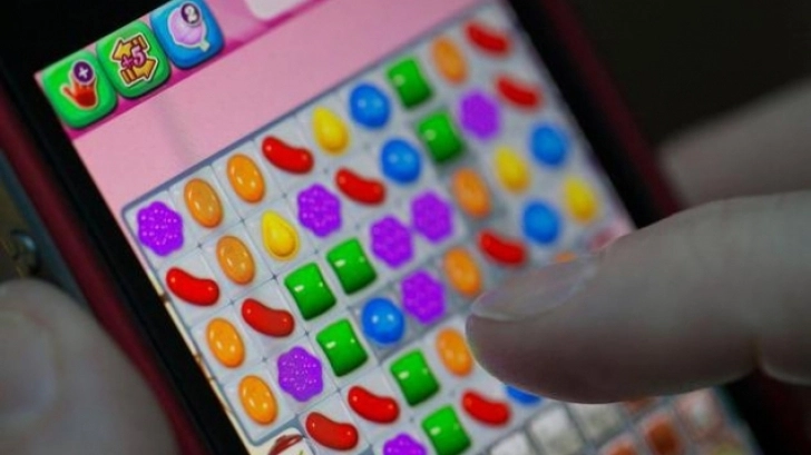 un-barbat-sia-rupt-tendoanele-de-la-degete-fiindca-sa-jucat-prea-mult-candy-crush