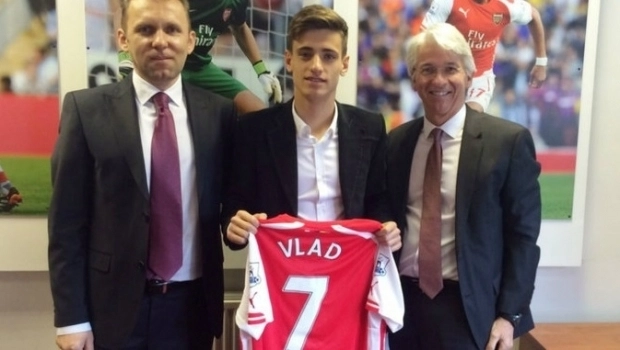 un-roman-a-semnat-cu-arsenal-londra