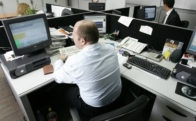 -2000-de-euro-pentru-specialistii-it-care-vor-sa-lucreze-pentru-guvern