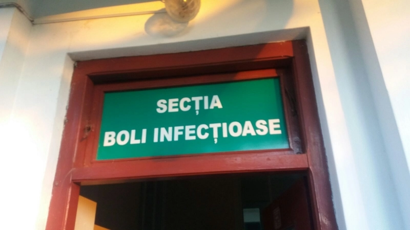 24-de-fagaraseni-sau-imbolnavit-dupa-ce-au-mancat-branza-stricata