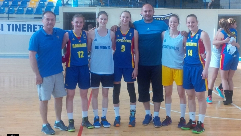 7-jucatoare-si-2-antrenori-la-loturile-nationale