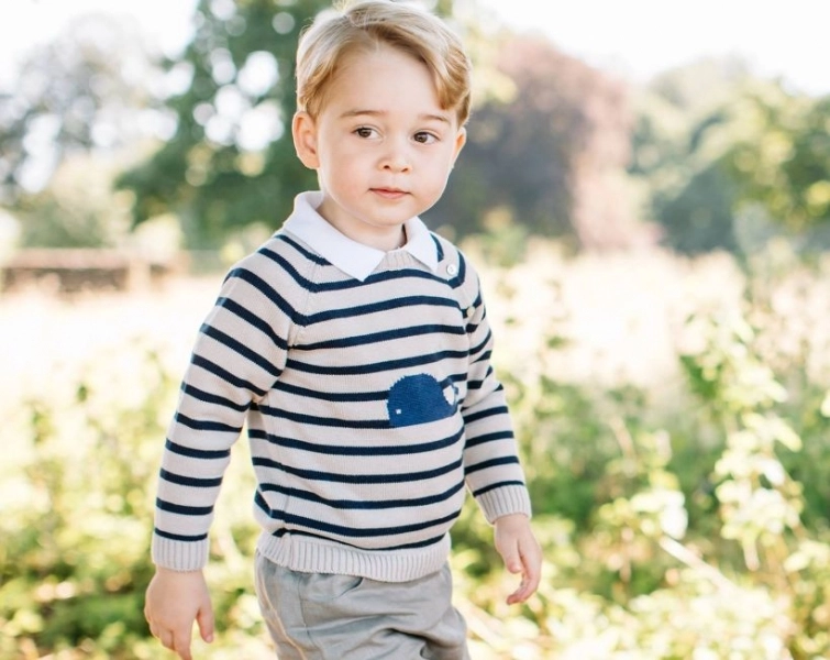 a-mostenit-rafinamentul-mamei-micul-print-al-marii-britanii-george-e-mic-dar-elegant