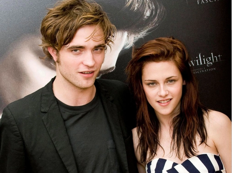 actrita-kristen-stewart-a-declarat-ca-relatia-ei-cu-robert-pattinson-a-fost-mai-mult-un-produs