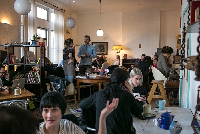 aici-poti-manca-si-bea-cat-vrei-pretul-ramane-acelasi