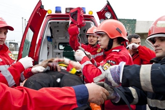 barbat-gasit-cu-gatul-taiat