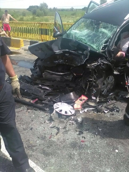 brasov-3-morti-si-3-raniti-intrun-accident-pe-dn1-foto-