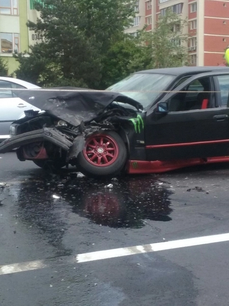 brasov-accident-in-centrul-civic-galerie-foto