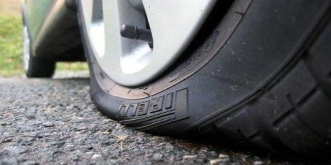 brasov-cine-inteapa-cauciucuri-in-miez-de-noapte-video