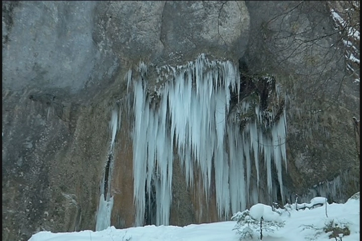 brasov-imagini-spectaculoase-surprinse-in-canionul-7-scari-foto-video