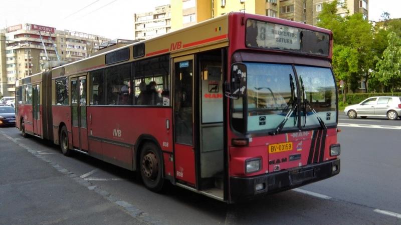 brasov-soferul-unui-troleibuz-de-pe-linia-8-baut-la-volan