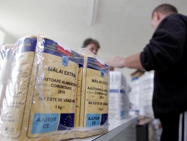 brasovenii-nu-sau-inghesuit-sasi-ridice-ajutoarele-alimentare-de-la-uniunea-europeana