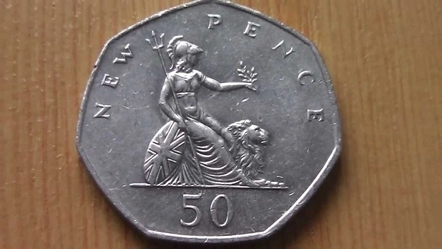 cauta-bine-de-tot-in-buzunare-daca-ai-o-moneda-de-50-de-pence-din-marea-britanie-ai-putea-lua-pe-ea-peste-3000-de-euro
