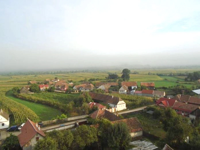 ceremonie-mai-altfel-la-venetia-slujba-pe-ruinele-fostei-manastiri