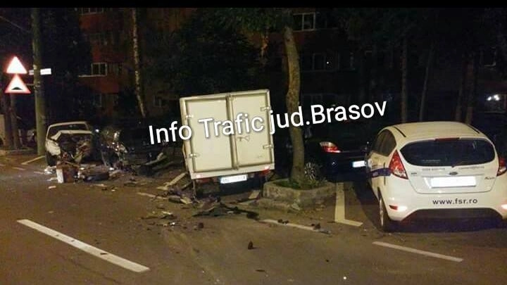 cinci-masini-avariate-intrun-grav-accident-din-racadau