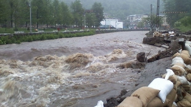 cod-de-inundatii-in-mai-multe-zone-din-tara-inclusiv-brasov