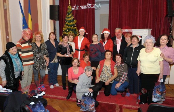 craciunitele-mosului-au-impartit-daruri-la-sanatoriul-predeal