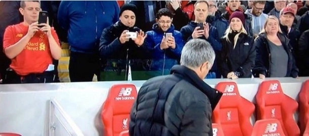 cum-a-fost-intampinat-jose-mourinho-de-fanii-lui-liverpool-