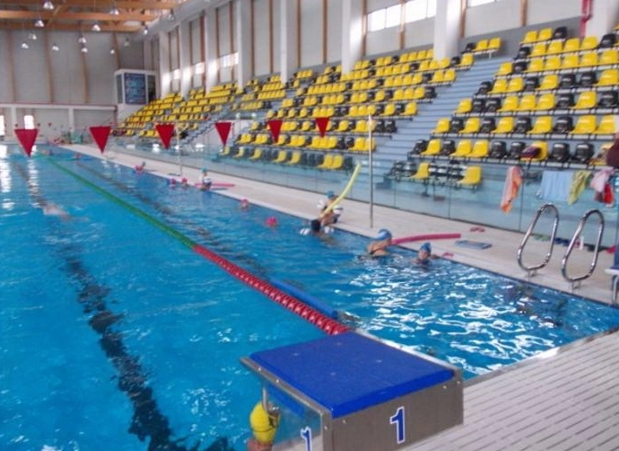 cupa-22-decembrie-89-brasov-la-natatie-in-minivacanta-de-1-decembrie