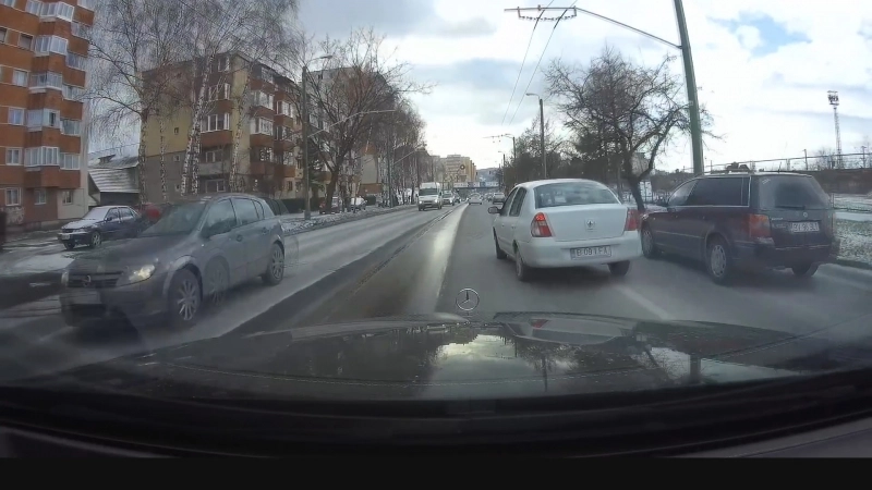 cursa-infernala-imagini-incredibile-surprinse-in-traficul-din-brasov-video