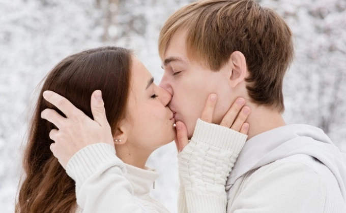 de-ce-inchidem-ochii-in-timpul-unui-sarut