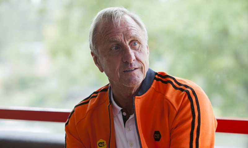 doliu-in-fotbal-a-murit-cruyff