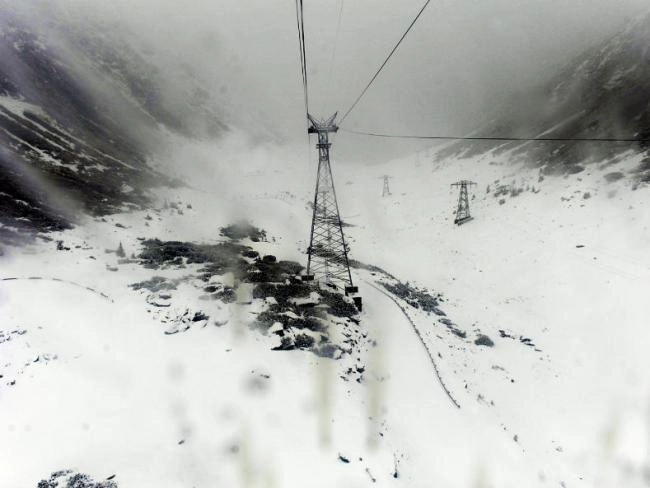 elicoptere-mai-trimise-pentru-salvarea-turistilor-blocati-la-balea-lac-