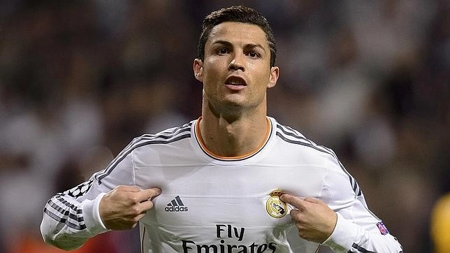 espanol-umilita-de-real-ronaldo-a-semnat-o-noua-tripla