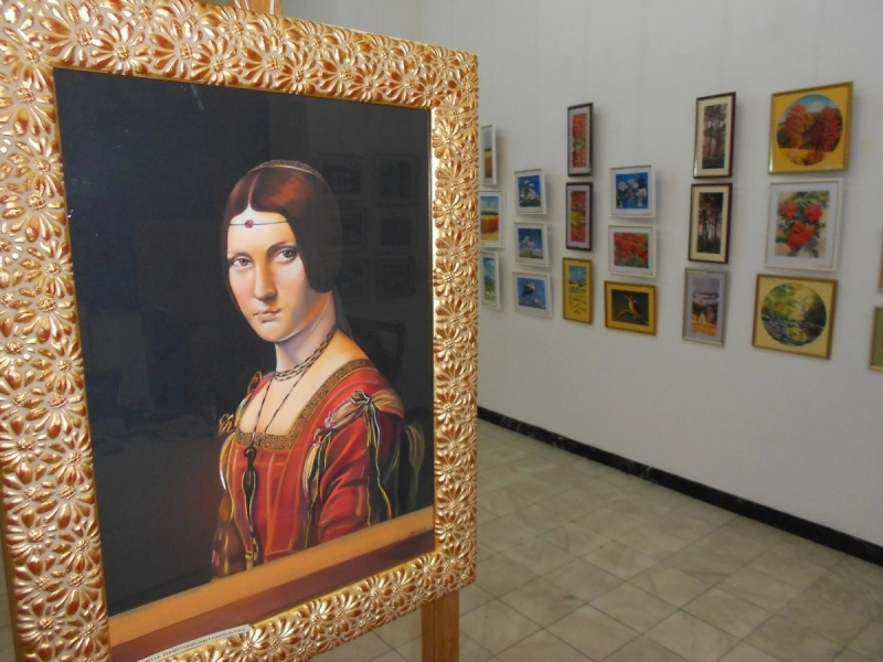 expozitie-inedita-de-pictura-cu-tablouri-realizate-fara-pensule