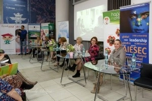 femeie-de-succes-sau-mama