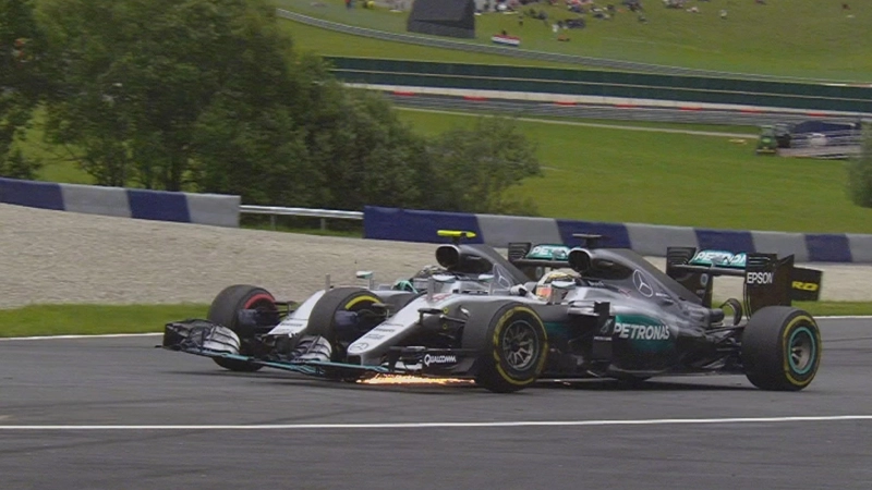 hamilton-la-acrosat-pe-rosberg-si-a-castigat-in-austria