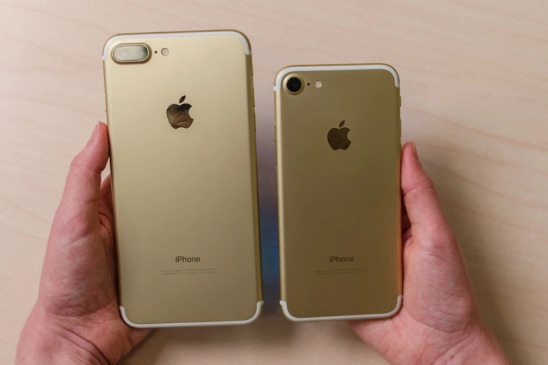 iphone-7-se-vinde-mai-ceva-ca-painea-calda-a-inregistrat-vanzari-record-in-romania