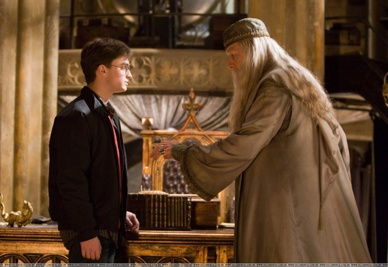 jk-rowling-dezvaluie-ca-dumbledore-sar-putea-intoarce-