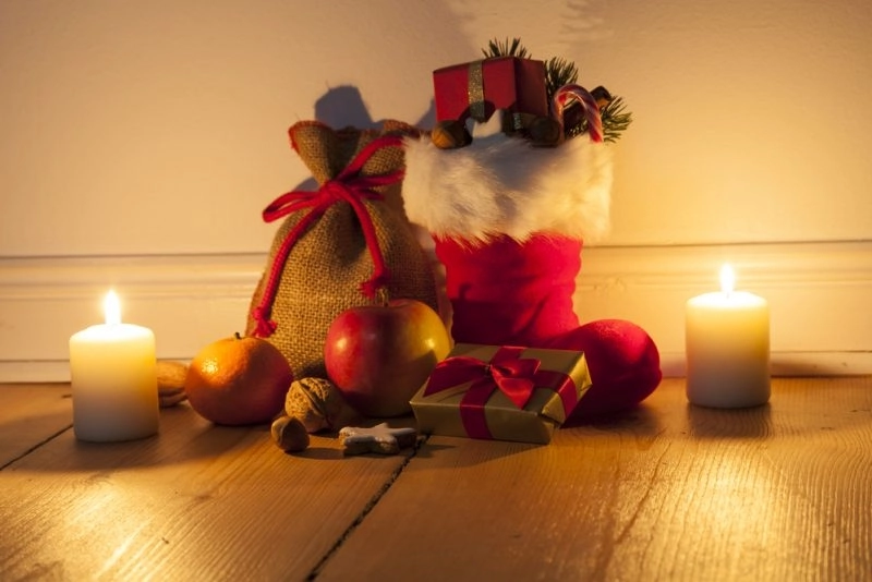 la-noapte-il-asteptam-pe-mos-nicolae