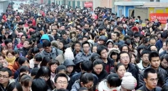 lupta-pentru-un-job-in-china-10000-persoane-pentru-un-post-