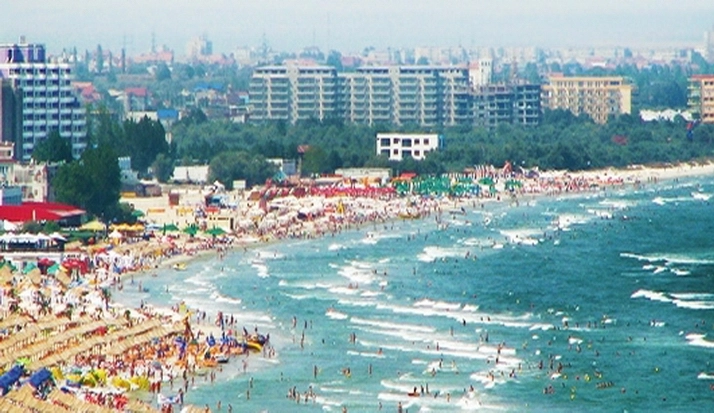 mai-multi-turisti-pe-litoralalul-romanesc-fata-de-2015