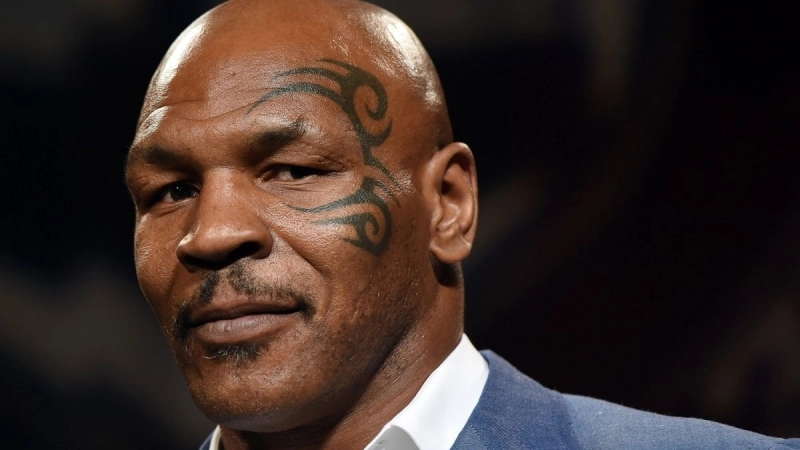 mike-tyson-in-vizita-la-palatul-parlamentului
